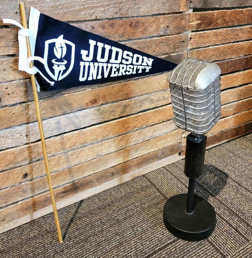 Microphone-Judson-Pennent